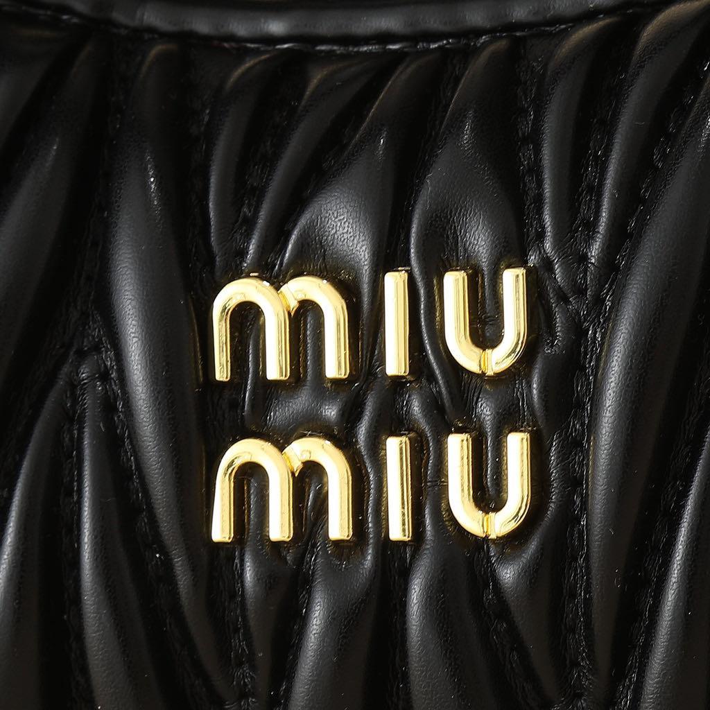 MIU MIU ブラックショルダーバッグ