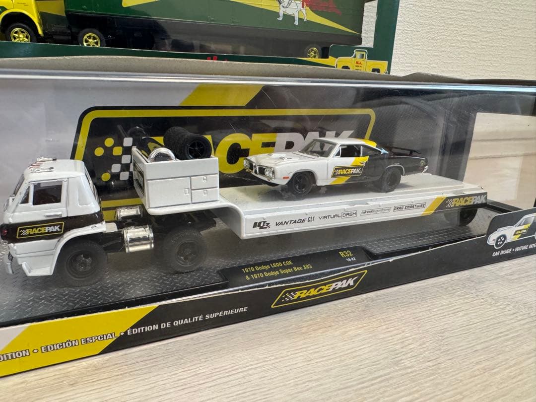 M2 Machinesトレーラー3台セット。