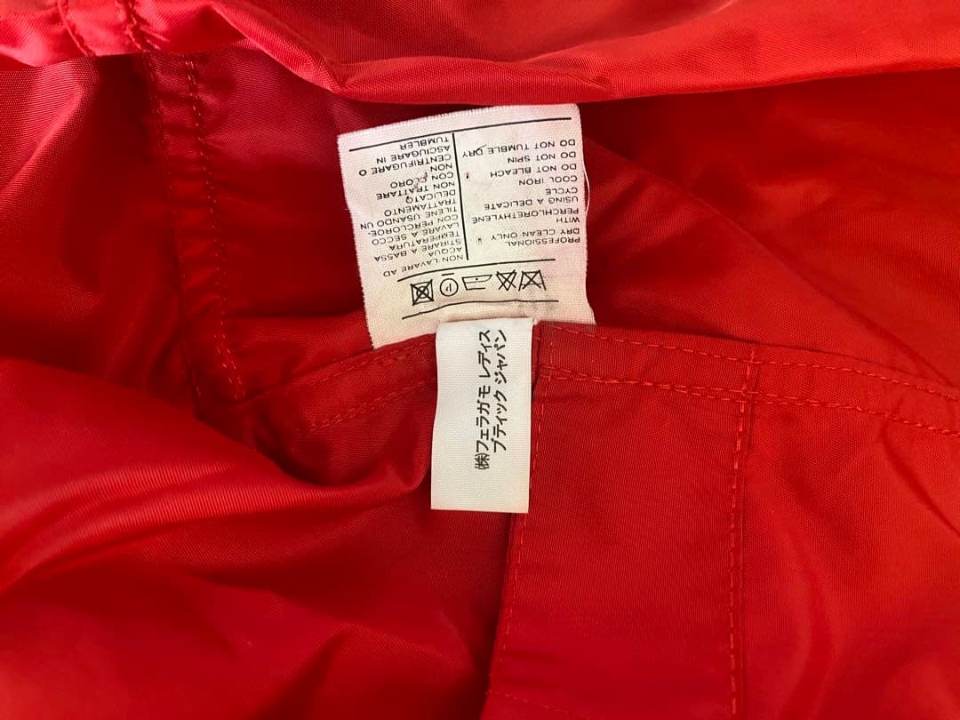 依頼者専用　Salvatore Ferragamo レインコート 折りたたみ　赤