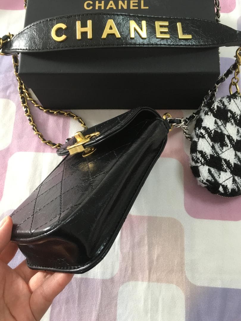 ＜箱付き＞未使用　スマホショルダーバッグ★黒色★