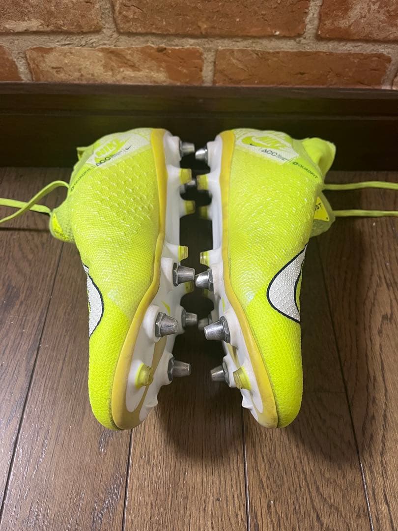 Nike Phantom GT イエロースパイクSG