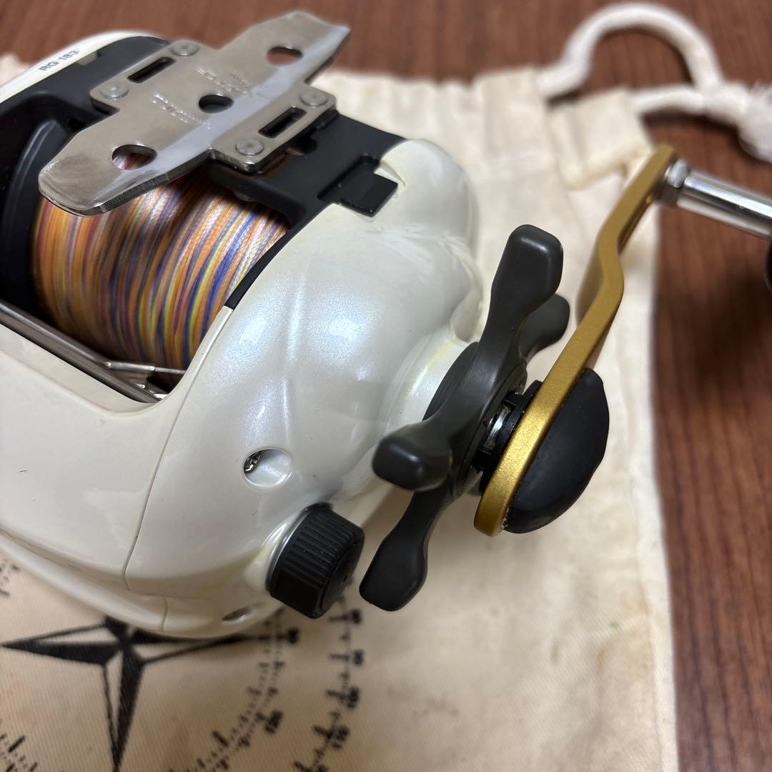 リール SHIMANO 3000R