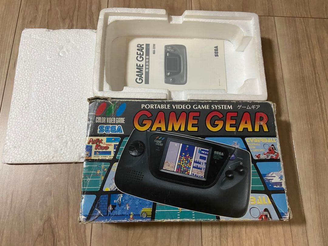 SEGA GAME GEAR本体とカセット付き　ジャンク品