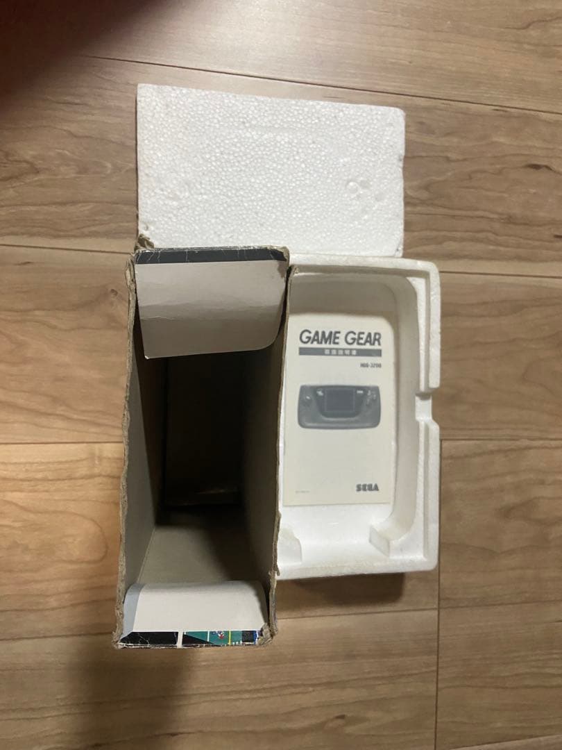 SEGA GAME GEAR本体とカセット付き　ジャンク品