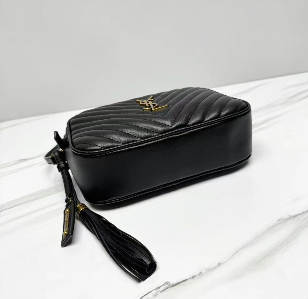 SAINT LAURENT オブリークレザーショルダーバッグ23x16x6cm