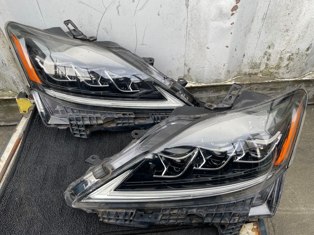 クレア　LEXUS IS250 ヘッドライト　左右　セット