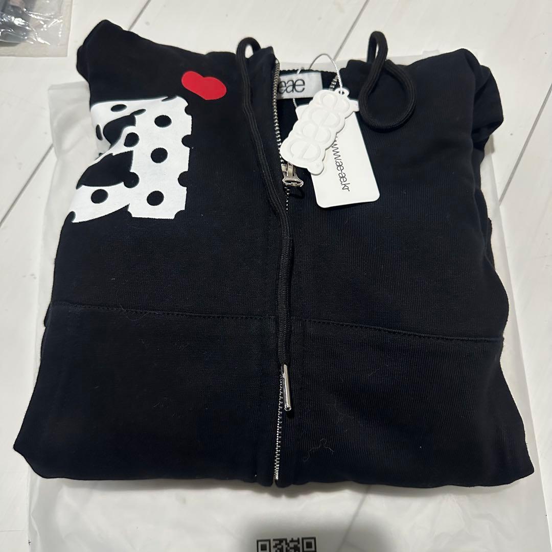 即日発送★新品★ Aeae ブラック フロントジッパー クロップドパーカー