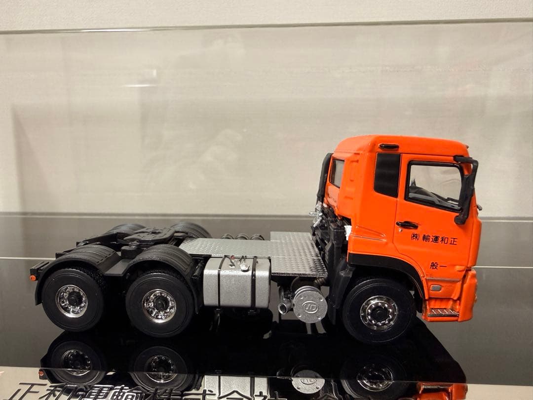 ケンクラフト 正和運輸 UD QUON海外仕様車GW33410ケース付き