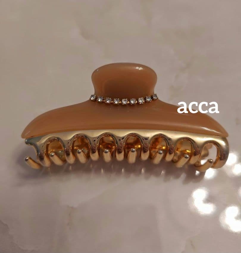 acca アッカ ベージュ　ヘアクリップ　ニューコラーナ　Mサイズ