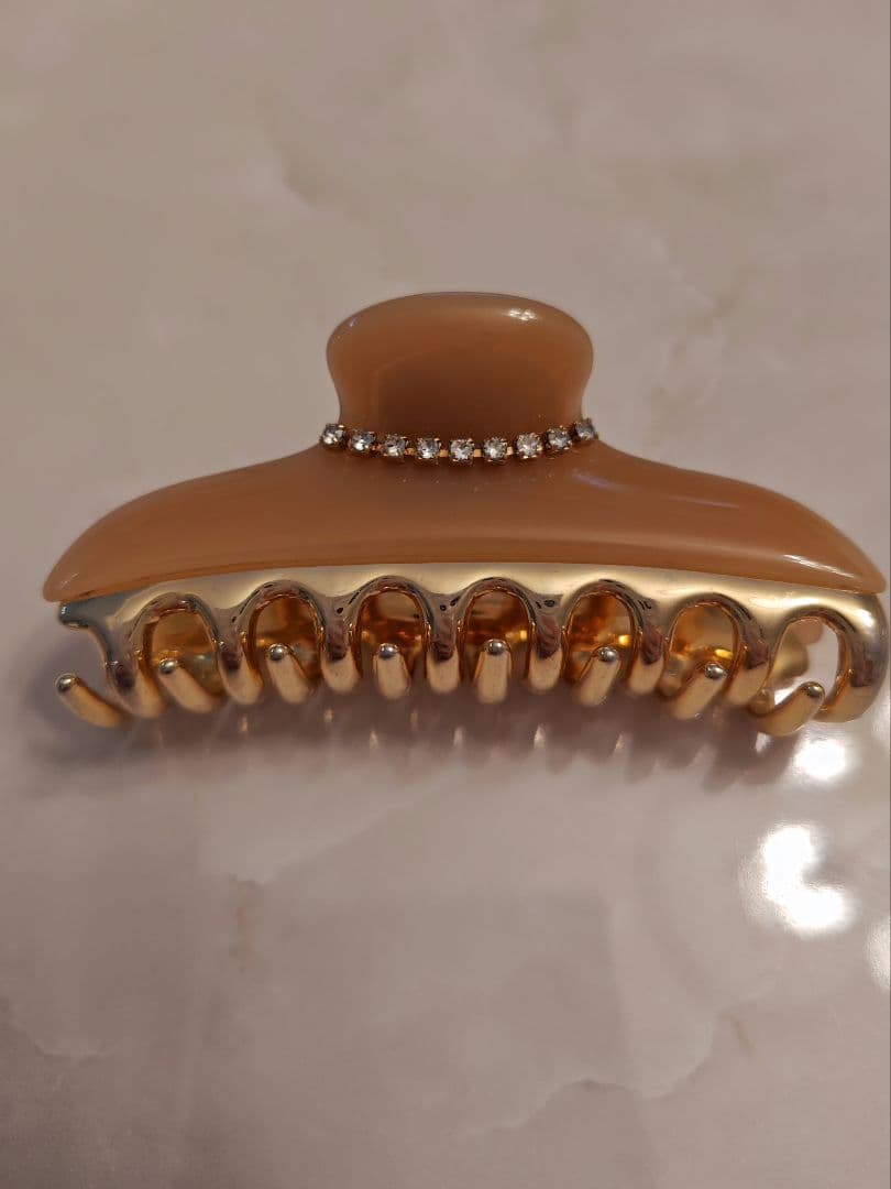 acca アッカ ベージュ　ヘアクリップ　ニューコラーナ　Mサイズ
