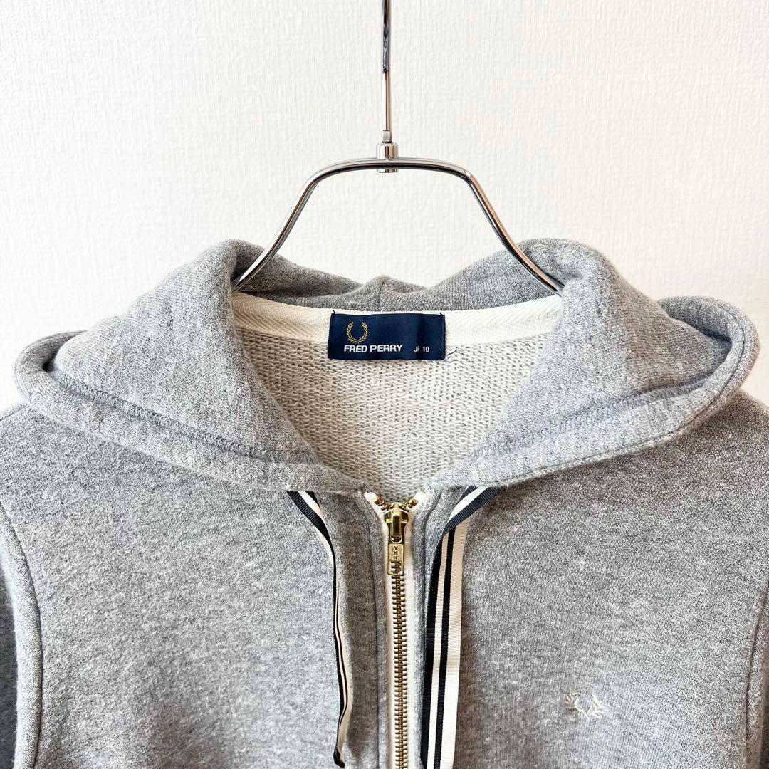 【美品】FRED PERRY ロゴ刺繍 ジップアップパーカー グレー