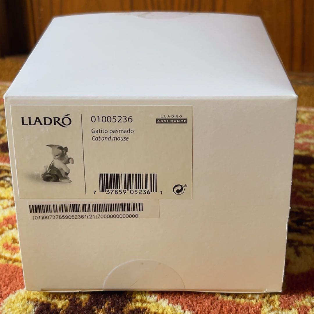 【新品】LLADRO リヤドロ 《驚いた仔猫ちゃん》専用箱付き