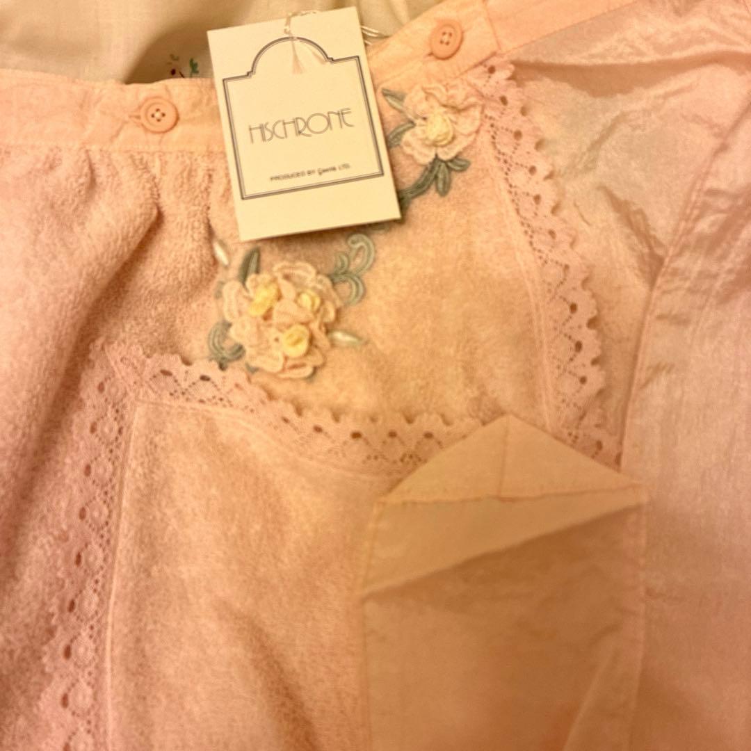 新品未使用・さえらヒスクローネ　ピンクのお花のエプロン