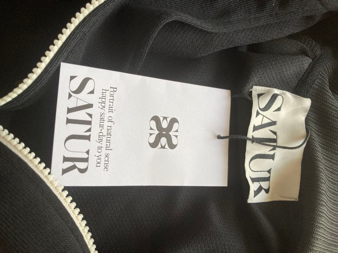 SATUR ブラック ストライプジャケット 未使用タグ付き