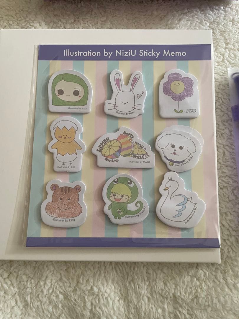 NiziU ファンクラブ会員入会特典サインカード&グッズ