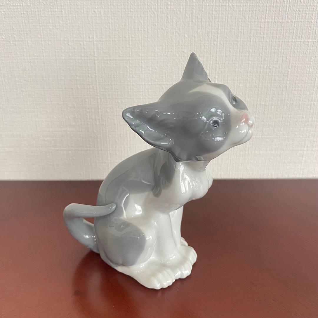 LLADRO リヤドロ　『 ご飯をちょうだい 』 猫 置物