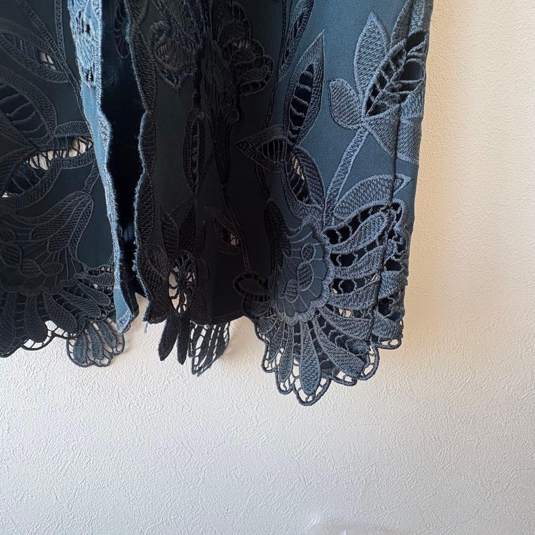 【未使用】MIESROHE／ミースロエ　フラワーＥＭＢＲＯＩＤＥＲＥＤドレス