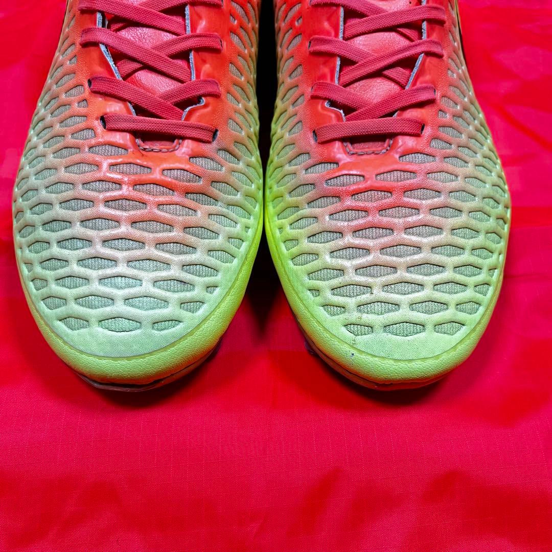 サッカースパイク ナイキ マジスタ オーパス FG