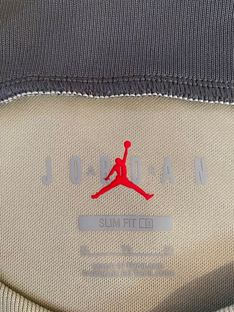 新品無使用！Jordan PSG グレー スリムフィット シャツ