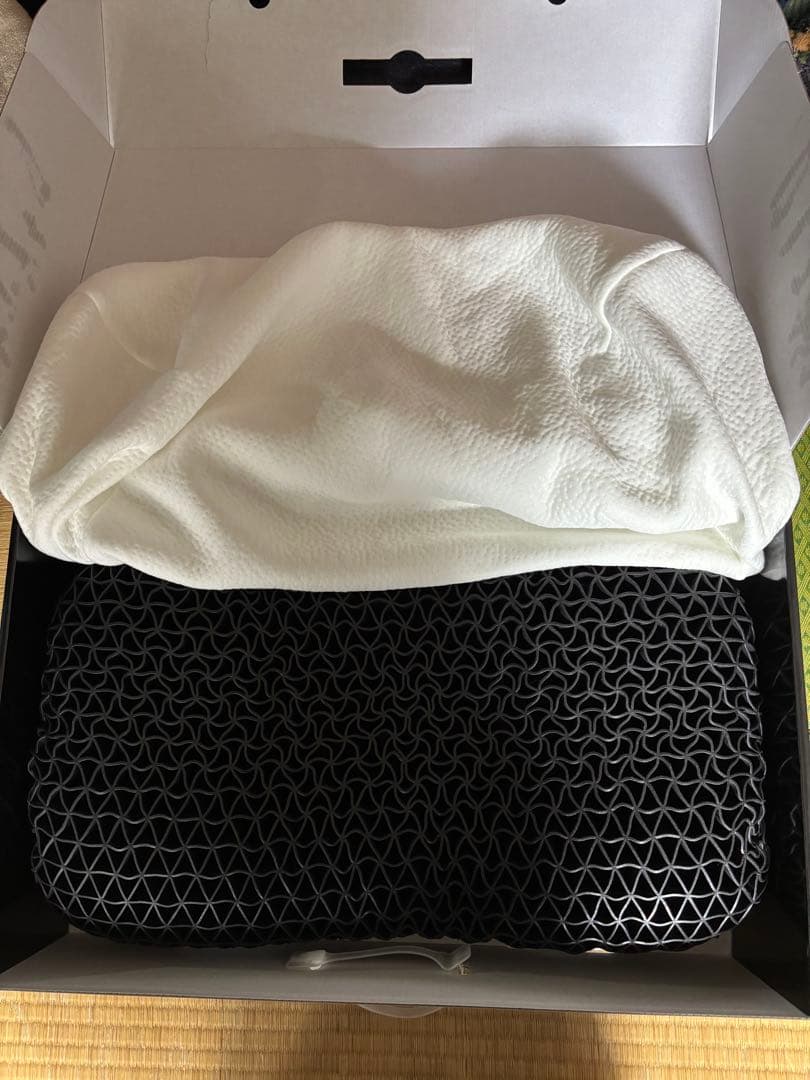 ヒツジのいらない枕 メッシュ構造 黒