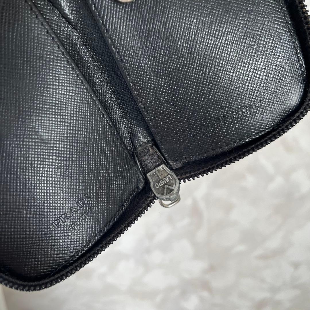 PRADA プラダ サフィアーノ レザー 三角プレート 6連 キーケース