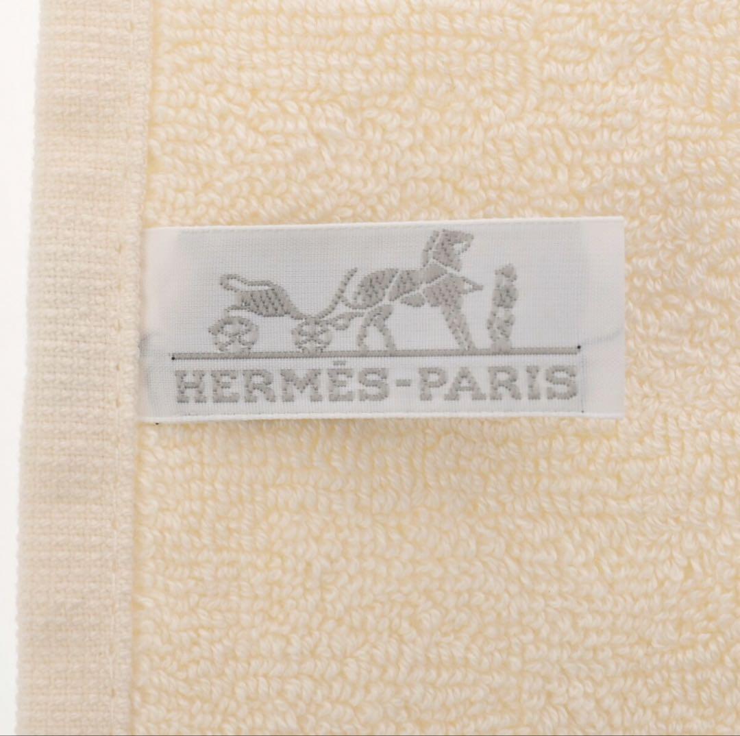 HERMES コットン100% タオルハンカチ ステアーズH柄