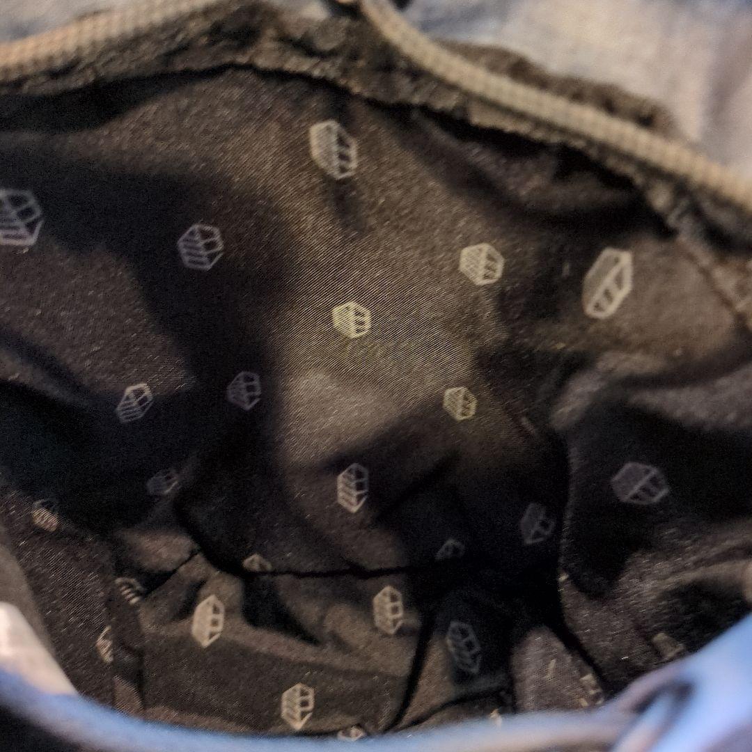JONES ジョーンズ　グレー ポーチ カラビナ付き　美品