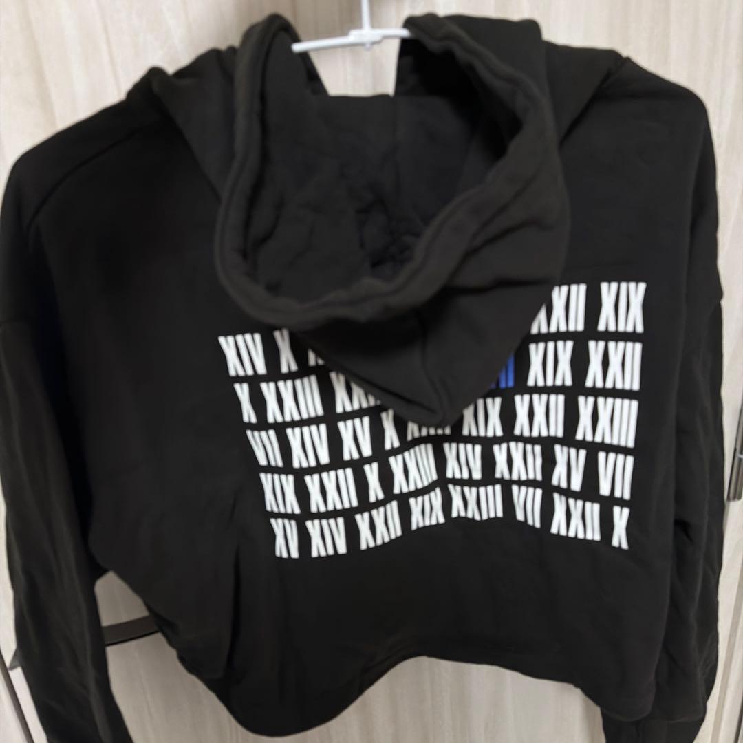 Travis Japan VIIsualパーカー