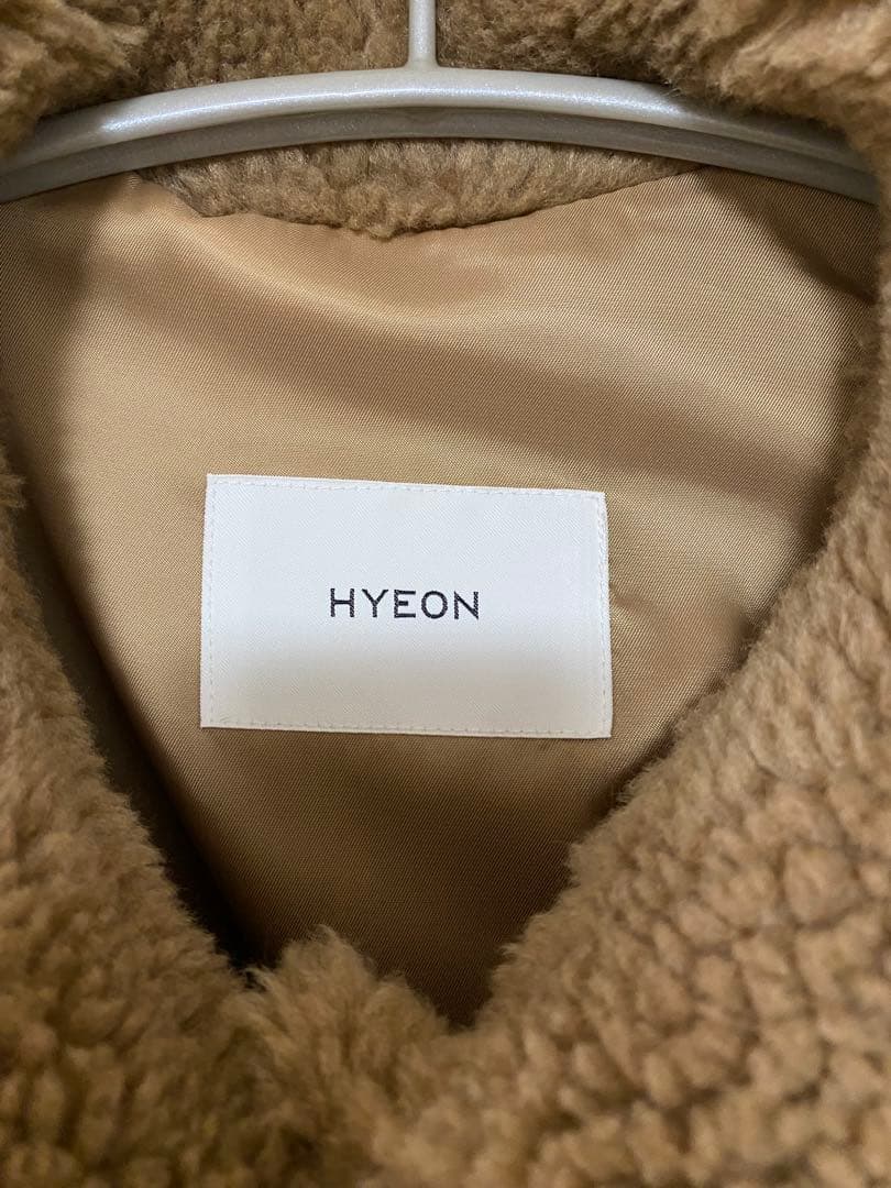 HYEON ヘヨン　ted cape / camel