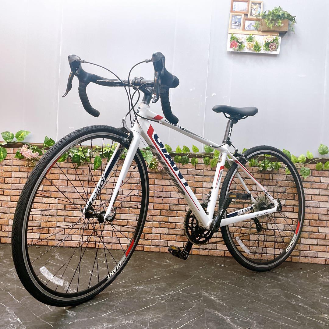 【18】ロードバイク スポーツ車 GIANT DEFY ホワイト SORA