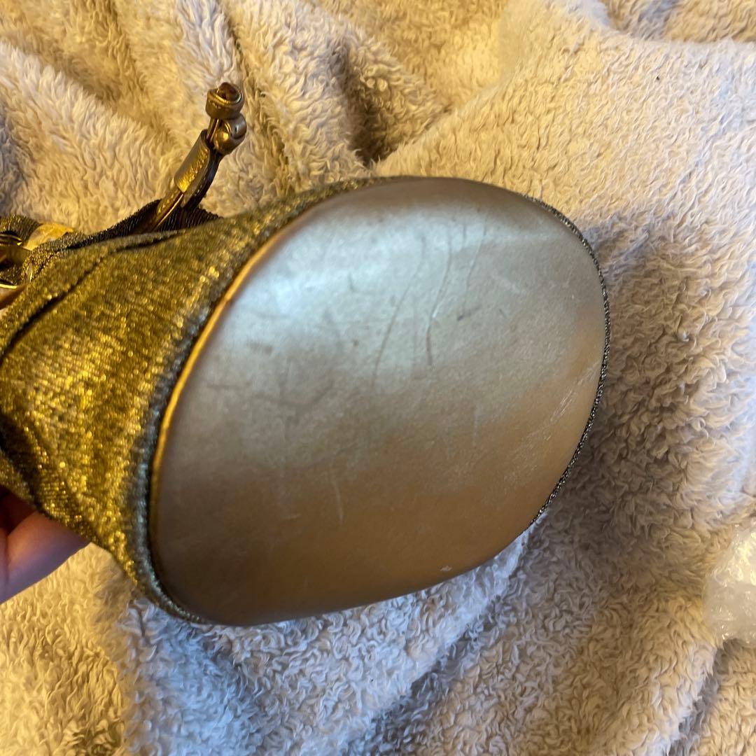 フェラガモ　巾着　バッグ　ゴールド　salvatore ferragamo