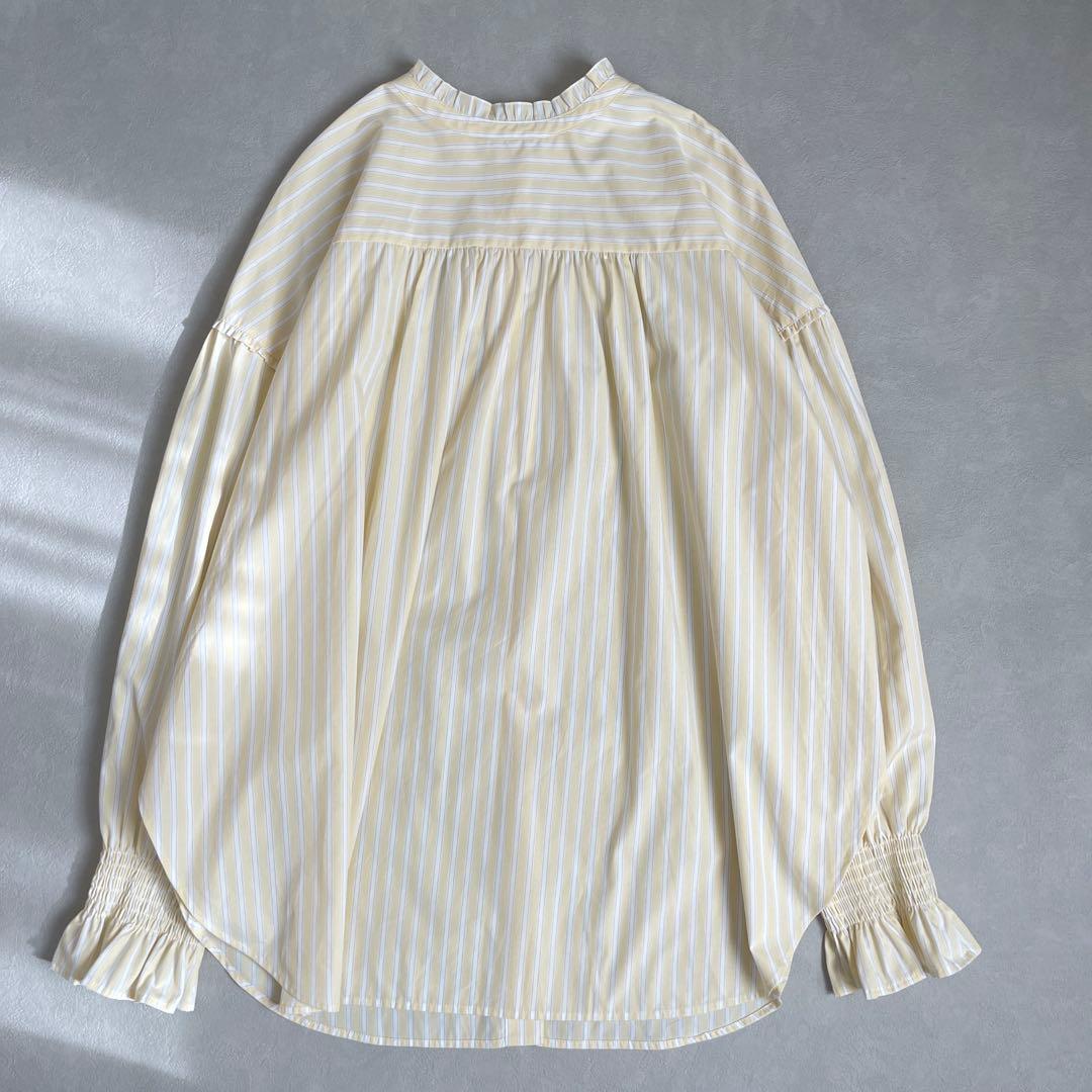 えなこ様　新品　シップス　ネックフリル2wayブラウス