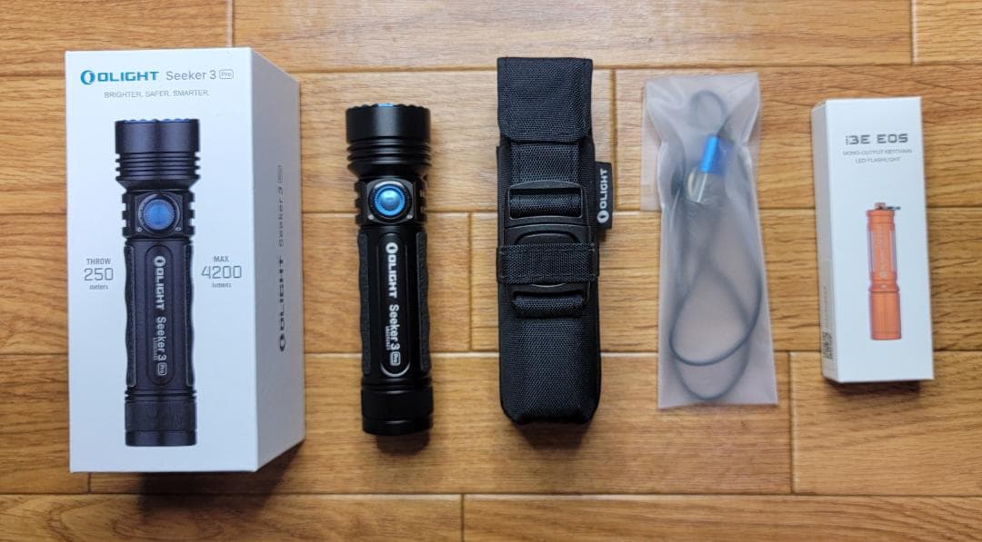 Olight Seeker 3 Pro 懐中電灯