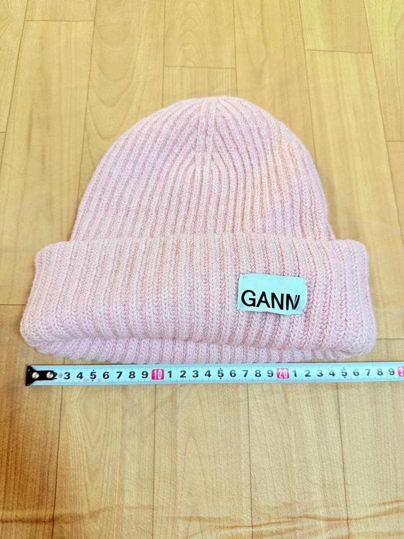 GANNI ガニー ロゴパッチビーニーハットピンク