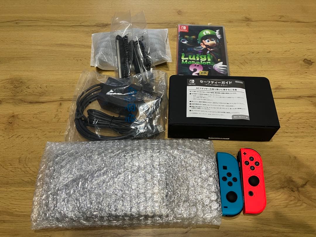 Nintendo Switch 青/赤 本体　ルイージマンション2ソフト付き