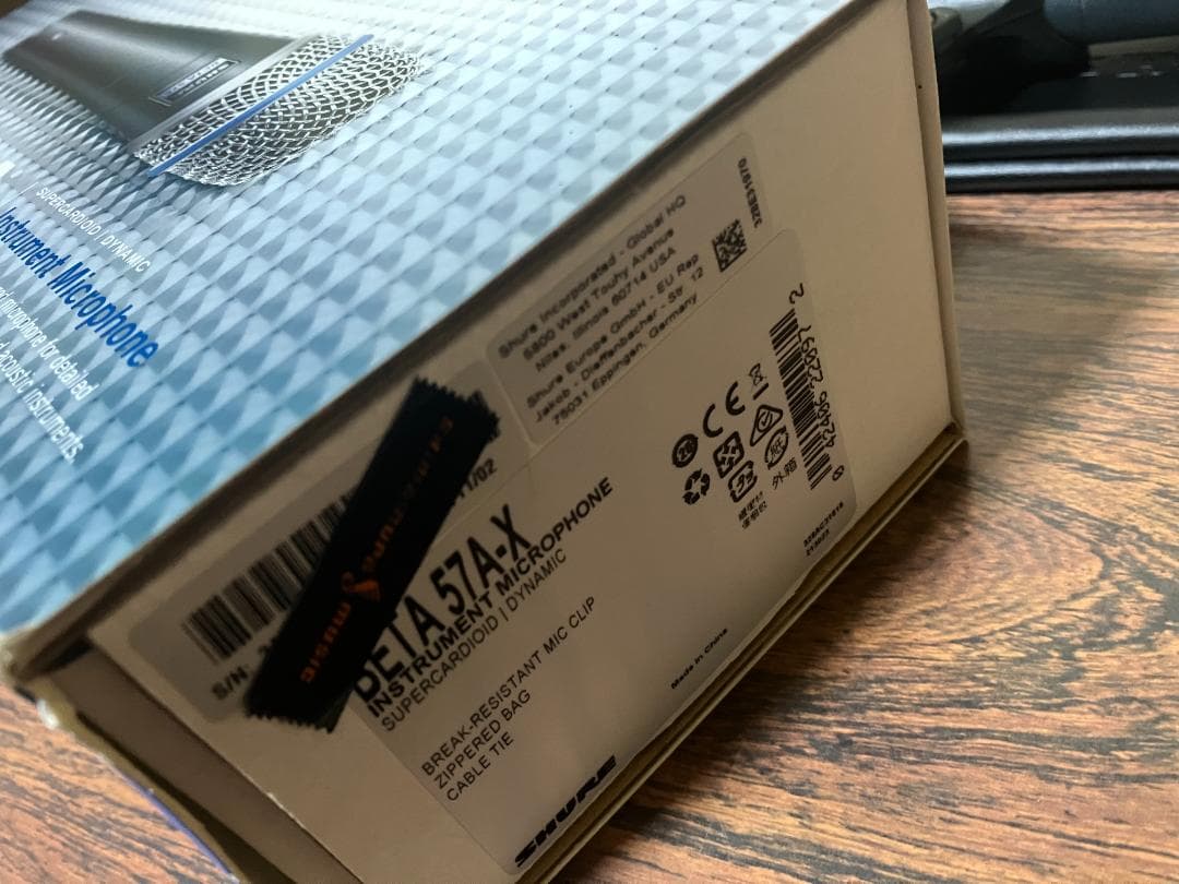 【コンデンサーのようなダイナミック】Shure Beta57A マイク