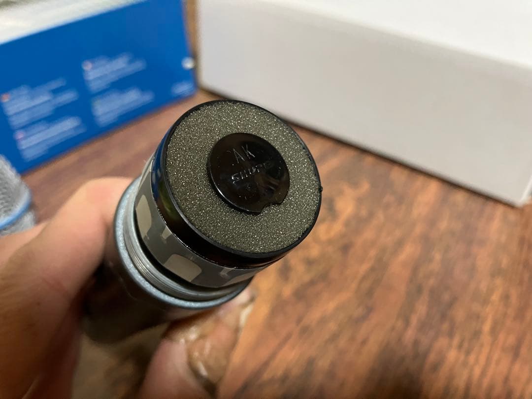 【コンデンサーのようなダイナミック】Shure Beta57A マイク