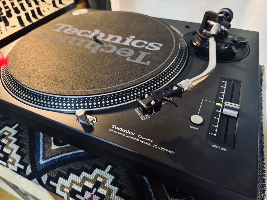 Technics SL-1200MK5 ターンテーブル