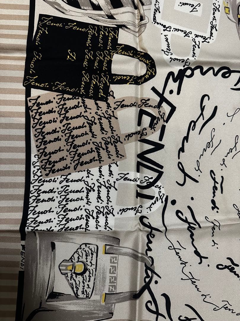 Fendi バッグデザイン スカーフ 85✖️85