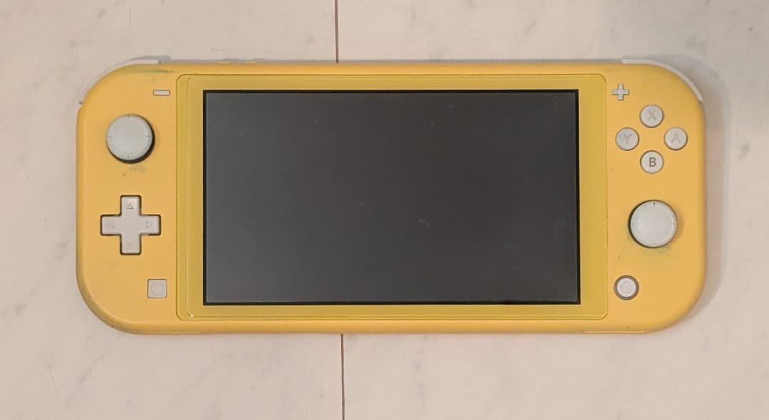 【ジャンク品 ・充電器付属】 Nintendo Switch Lite イエロー