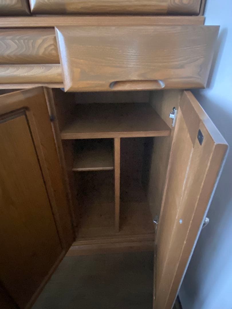 大塚家具　食器棚