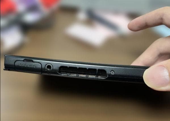 スイッチ　中古　上に傷あり