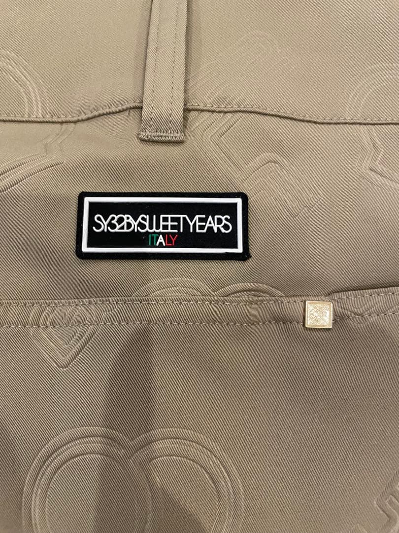 SY32 エンボススカート
