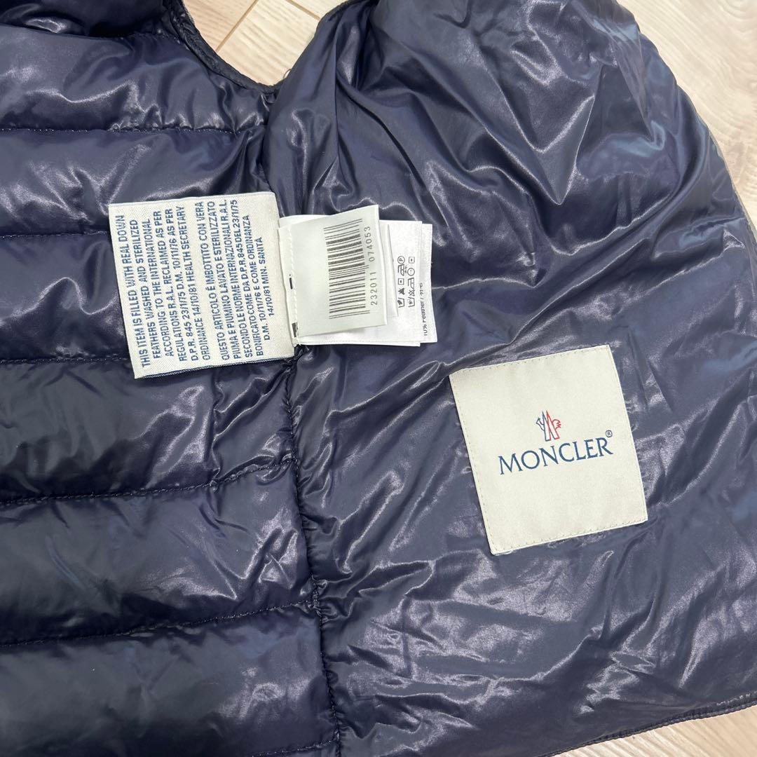 MONCLER グレー ダウンベスト