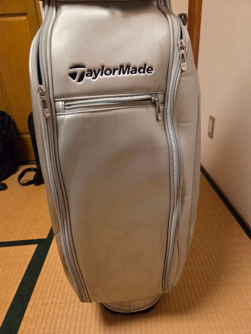 TaylorMade ゴルフバッグ シルバー