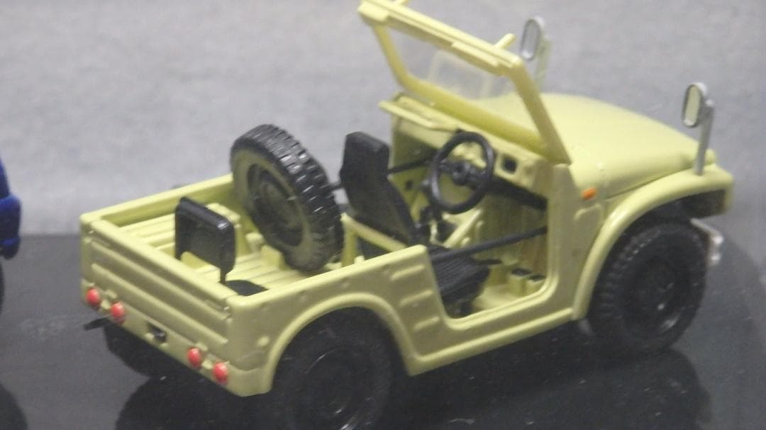 ジムニー誕生40周年 新旧 スズキ・ジムニーセットミニカー 1/43