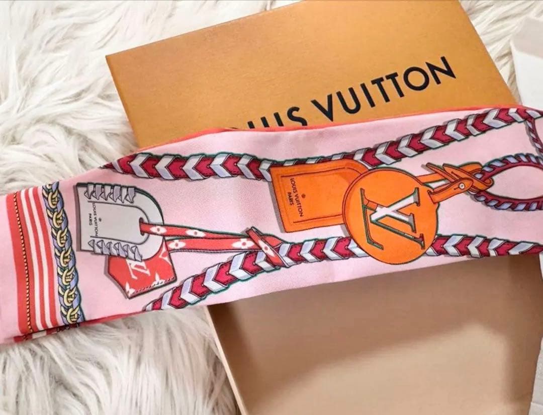Louis Vuitton シルクバンダナ ピンク