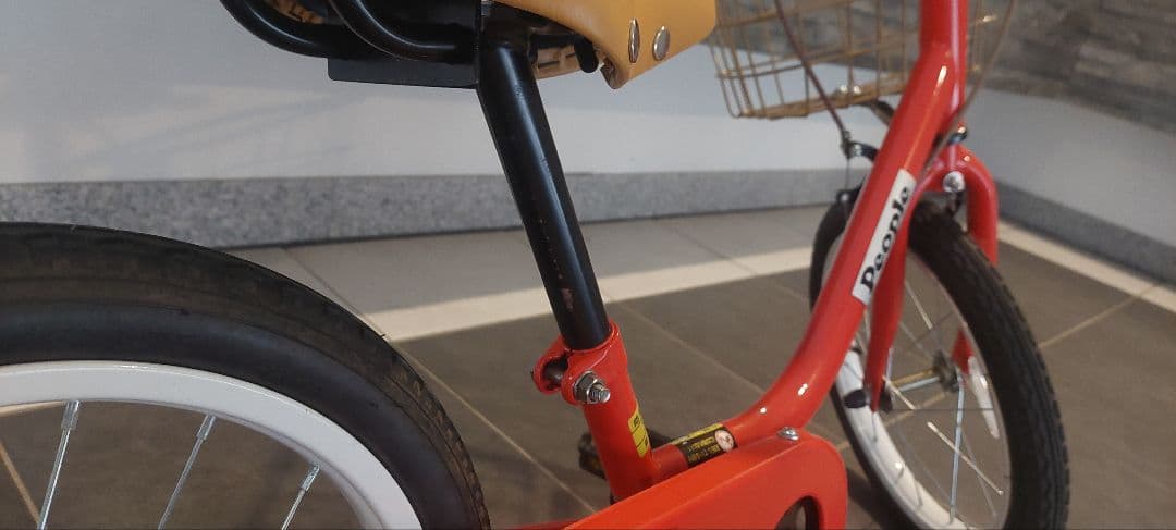 あひるさん様美品★ピープル子供用自転車 16インチレッド、ベージュバスケット付き