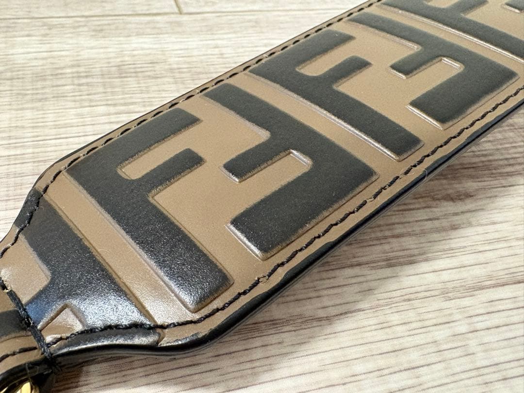 未使用品FENDI ストラップ ユー ミニレザー ショルダーストラップ