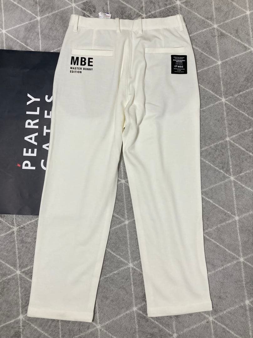 新品 パーリーゲイツ マスターバニー ソリストヒート ツイルパンツ(4)M/白